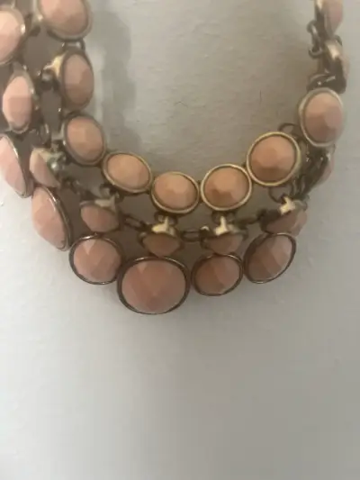 Collar cadena dorado suave y piedras rosa palo - miniatura 3