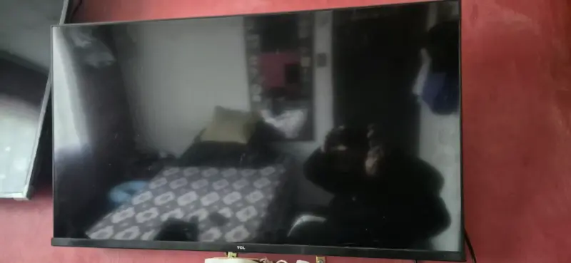 Televisor TCL plano usado 42'