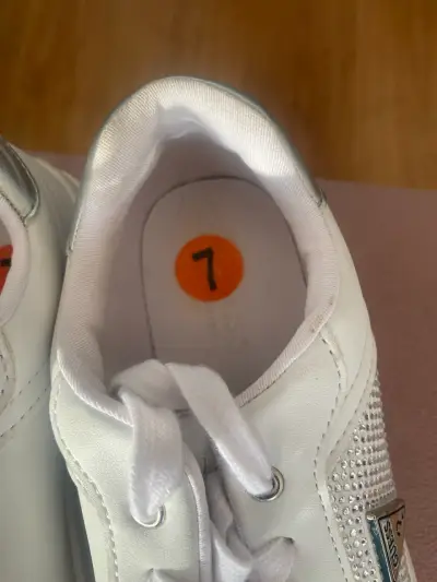 Zapatillas blancas Guess originales - miniatura 3