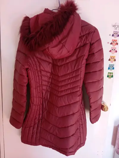 Parka Columbia roja con capucha - miniatura 2