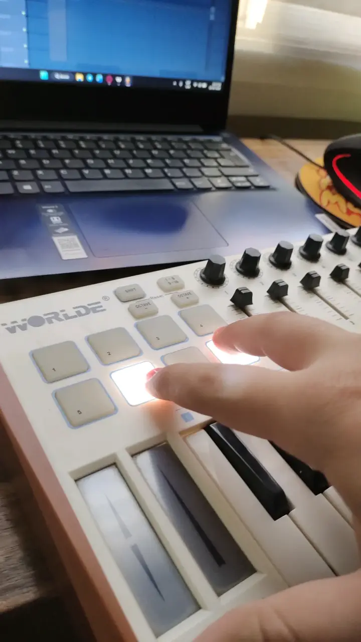Controlador MIDI Worlde Tuna mini - 3