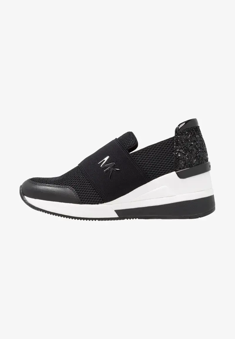 Zapatillas deportivas negras MK - 4