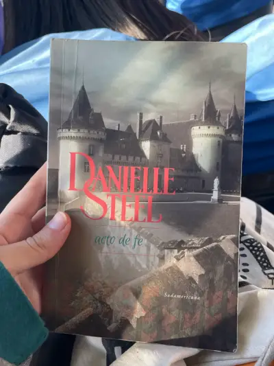 Libro 'Acto de fe' Danielle Steel - miniatura 1