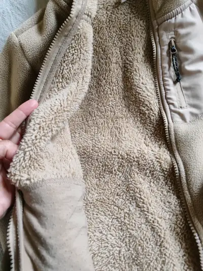 Chaqueta polar beige con capucha - miniatura 4