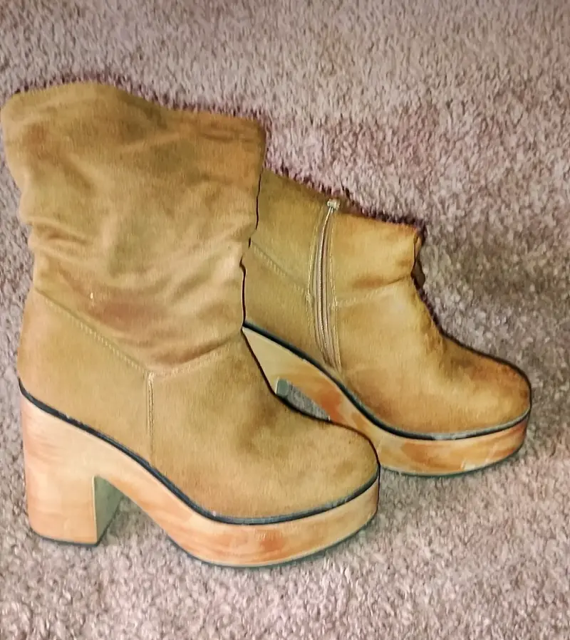 Botas tipo  gamuza marrón con taco - 3