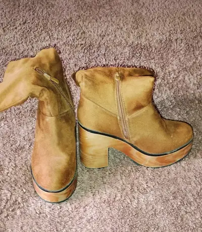 Botas tipo  gamuza marrón con taco - miniatura 4