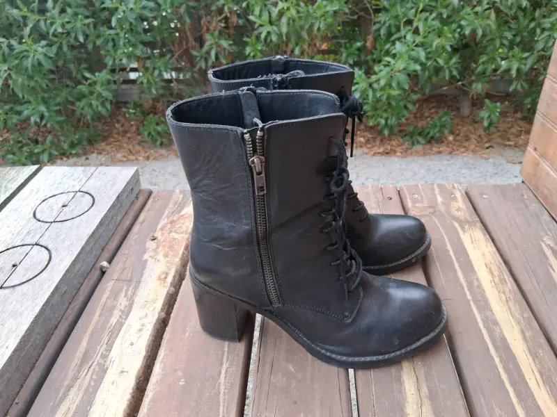 Botas negras estilo militar - 2