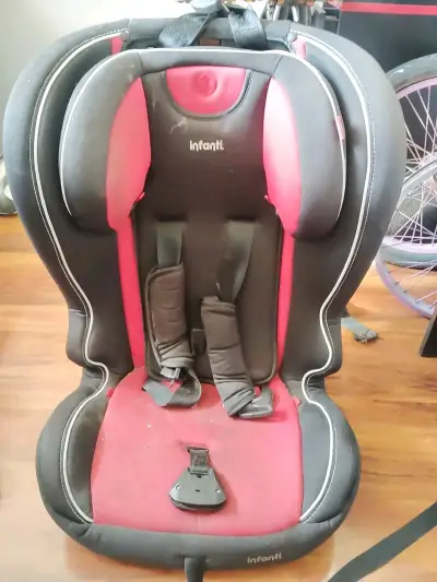 Silla de auto Infanti negra y roja - miniatura 2