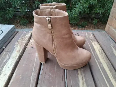 Botines beige de cuero sintético - miniatura 2