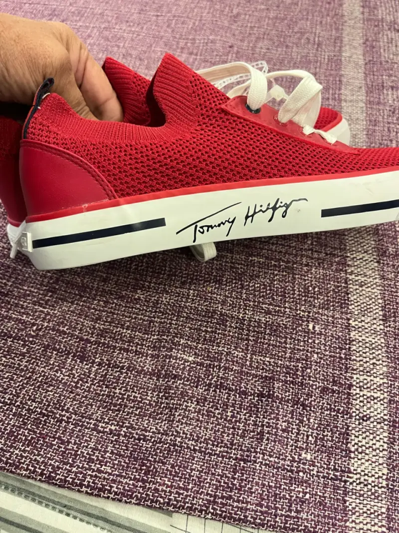 Zapatillas rojas deportivas - 2