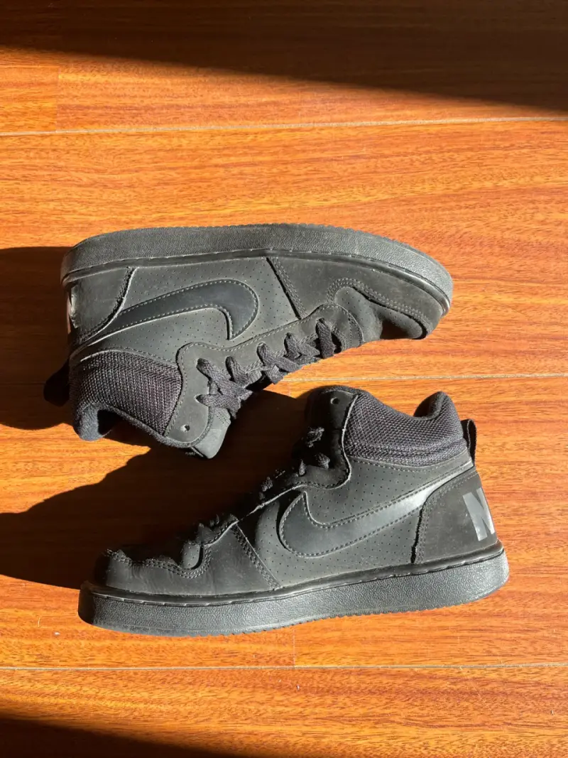 Zapatillas negras Nike altas - 1