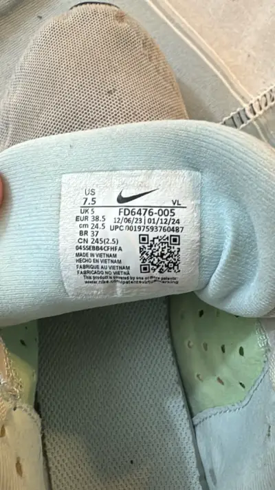 Zapatillas Nike talle 38.5 - miniatura 1