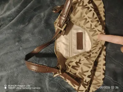 Cartera marrón con logo MK - miniatura 3