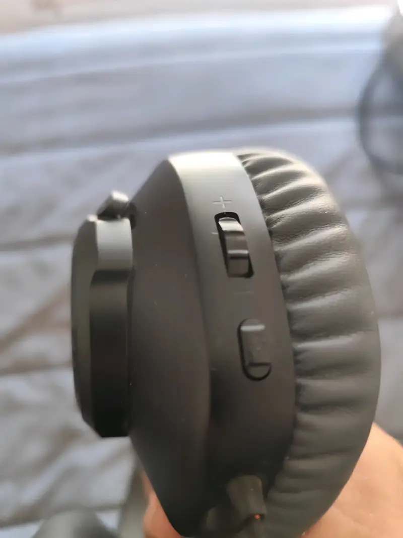 Audífonos JBL con micrófono quantum 100 - 3
