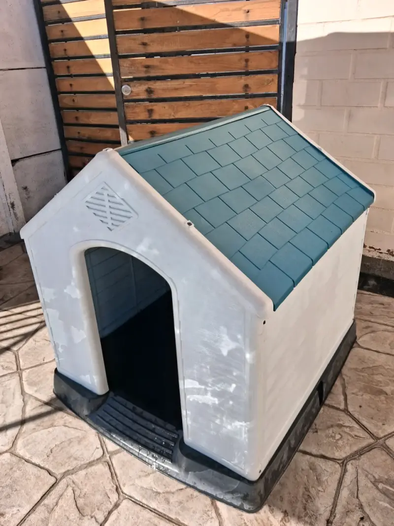 Casa de perro plástica para raza grande