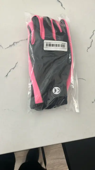 Guantes de surf negros con detalles rosas - miniatura 1