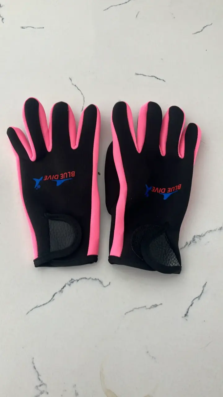 Guantes de surf negros con detalles rosas - 2