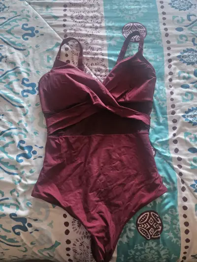 Traje de baño entero burdeos Leonisa - miniatura 1