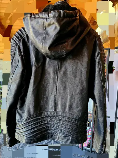 Chaqueta de cuero con capucha - miniatura 1