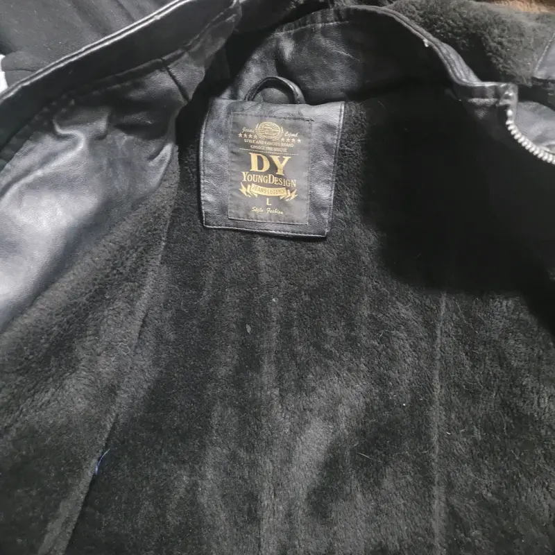 Chaqueta de cuero con capucha - 5