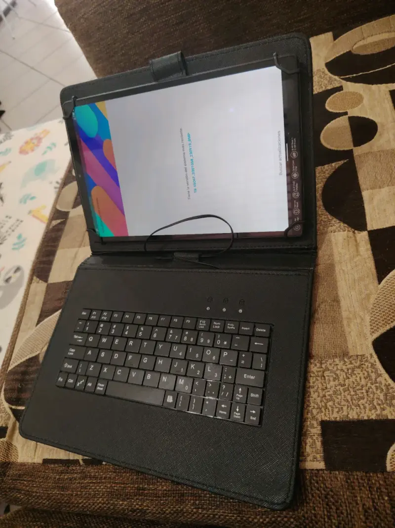 Vendo lenovo tab m10 FHD, teclado y funda generico - 1