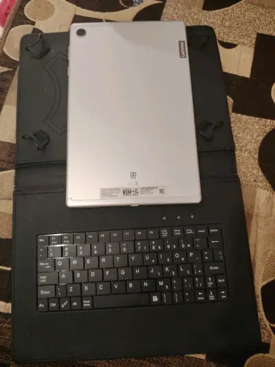 Vendo lenovo tab m10 FHD, teclado y funda generico - miniatura 3
