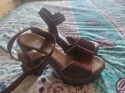 Sandalias plataforma burdeo Basement - miniatura 1
