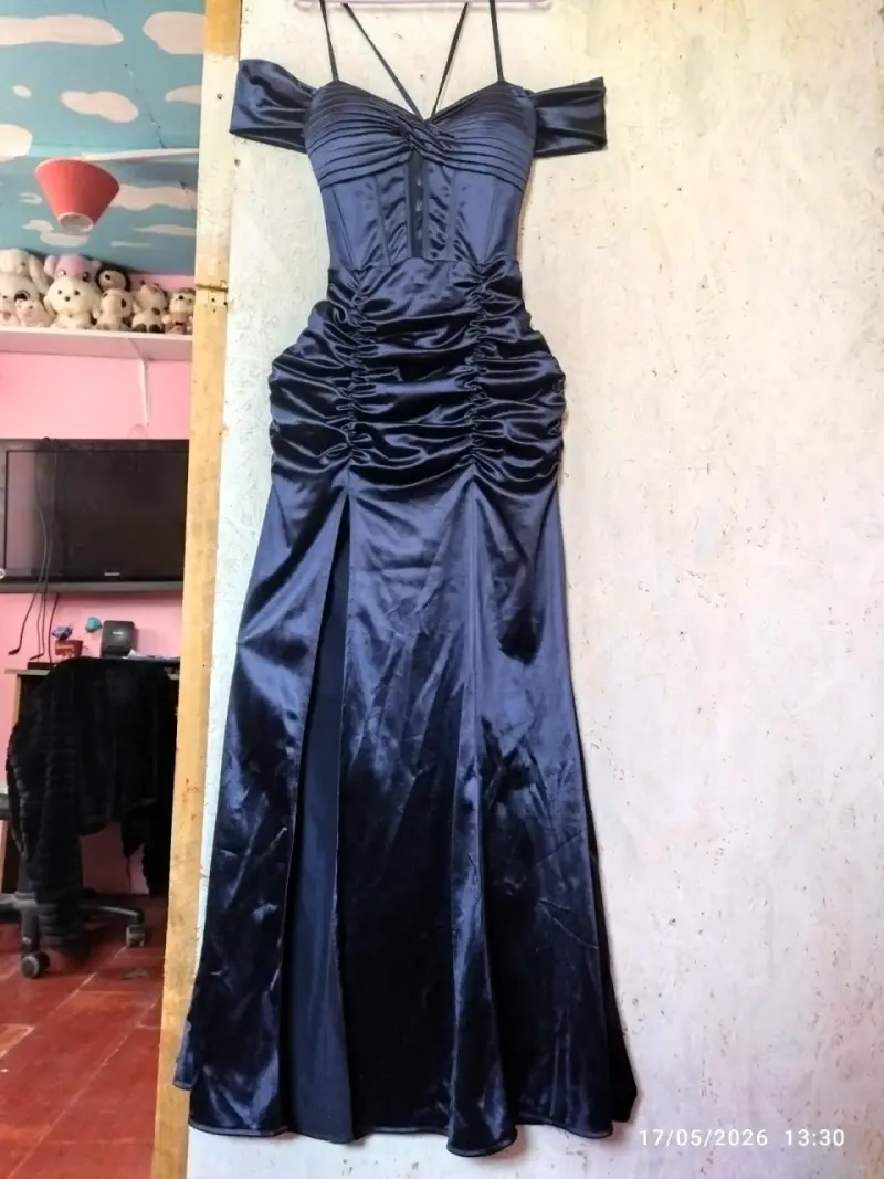 Vestido largo azul marino con tirantes - 3
