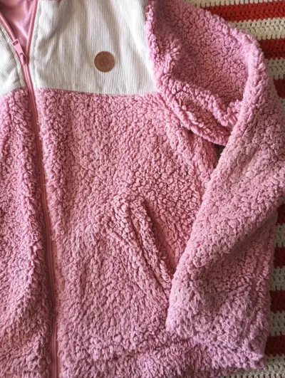 Chaqueta polar rosa con capucha - miniatura 2