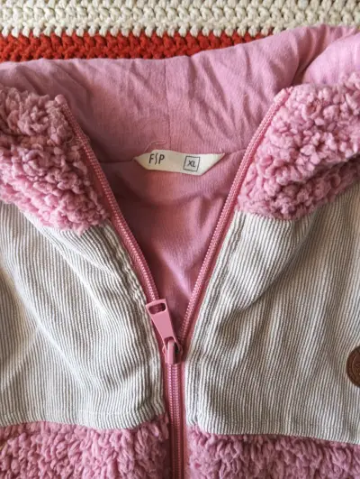 Chaqueta polar rosa con capucha - miniatura 3