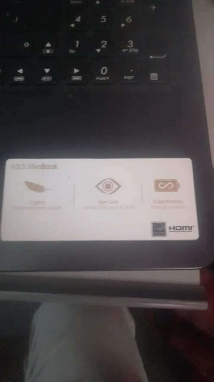 Notebook ASUS con Windows - 3