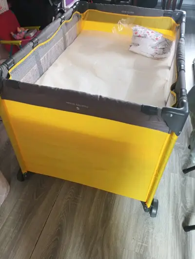 Corral para bebé amarillo - miniatura 1