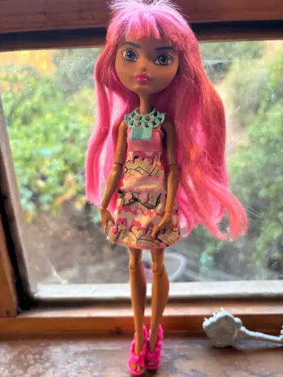 Muñeca ever after high coleccion - miniatura 1