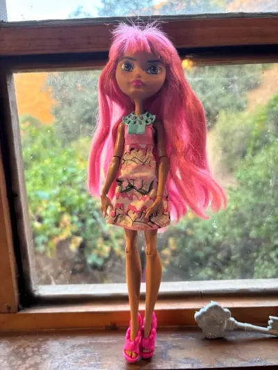 Muñeca ever after high coleccion - miniatura 2