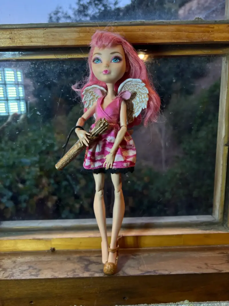 Muñeca de colección cupido  ever after high
