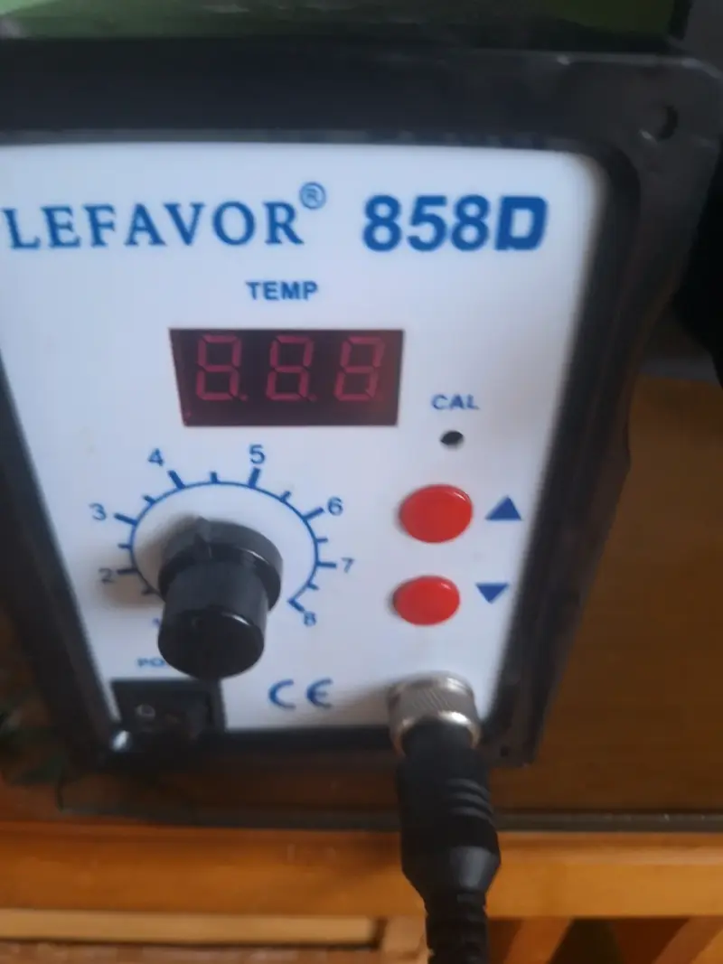 Estación de soldadura Lefavor 858D