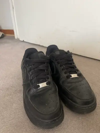 Zapatillas negras deportivas - miniatura 1