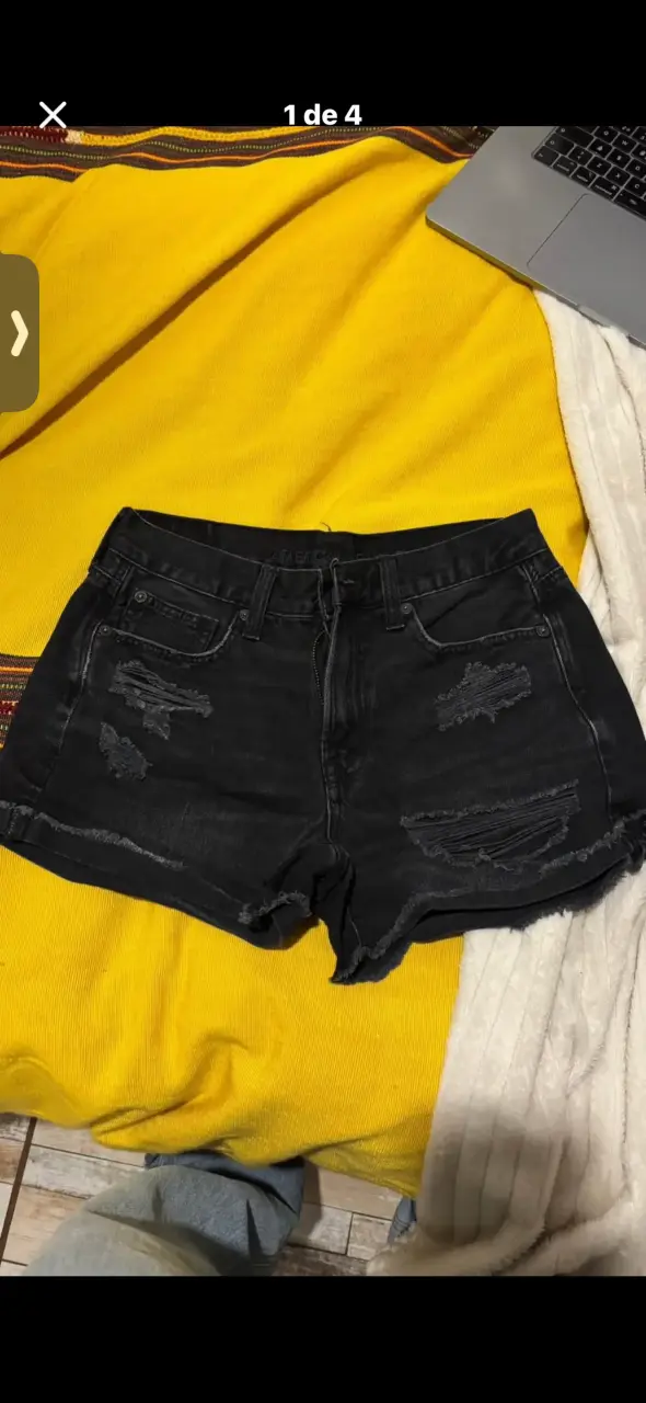 Shorts de mezclilla negros