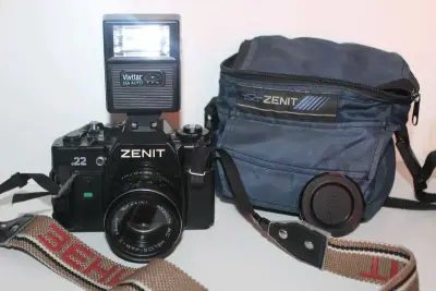 Cámara Zenit 122 vintage, con flash de regalo - miniatura 1
