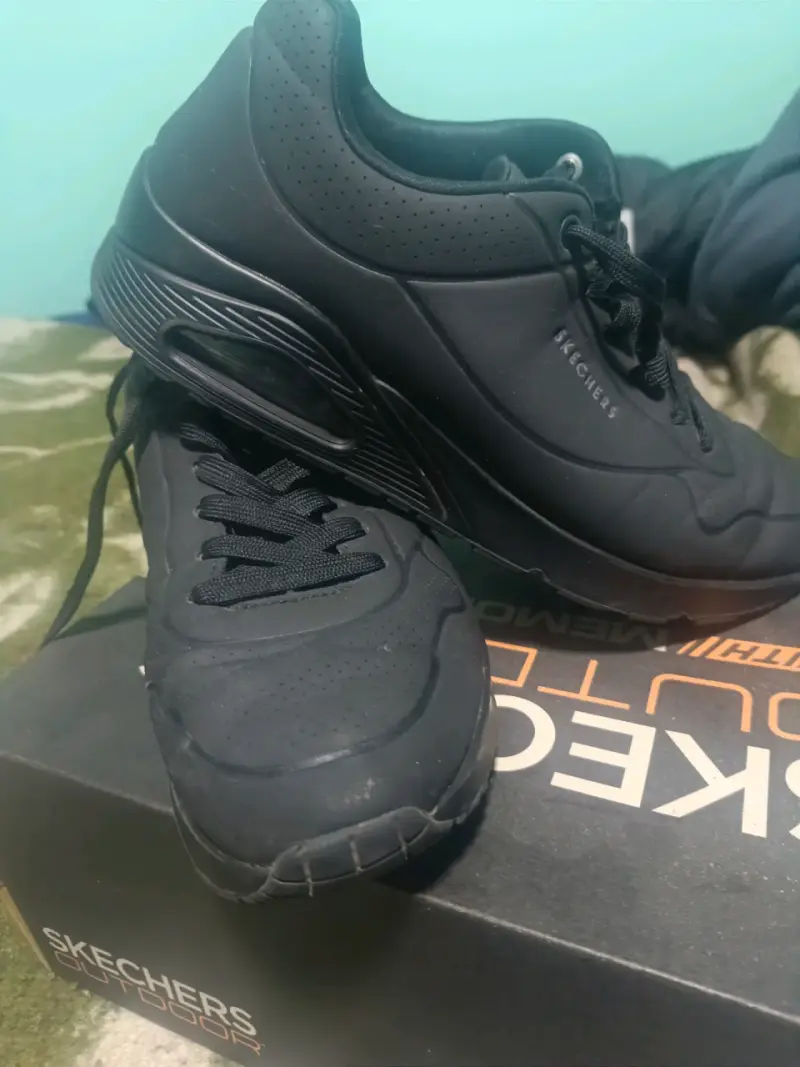 Zapatillas negras Skechers - 1