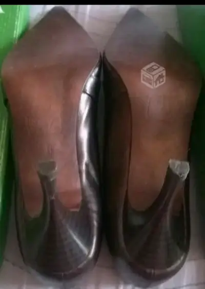 Zapatos de tacón marrones - miniatura 3
