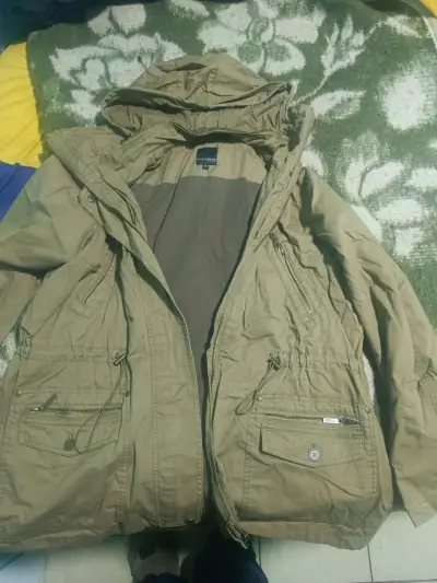 Parka beige con capucha - miniatura 1