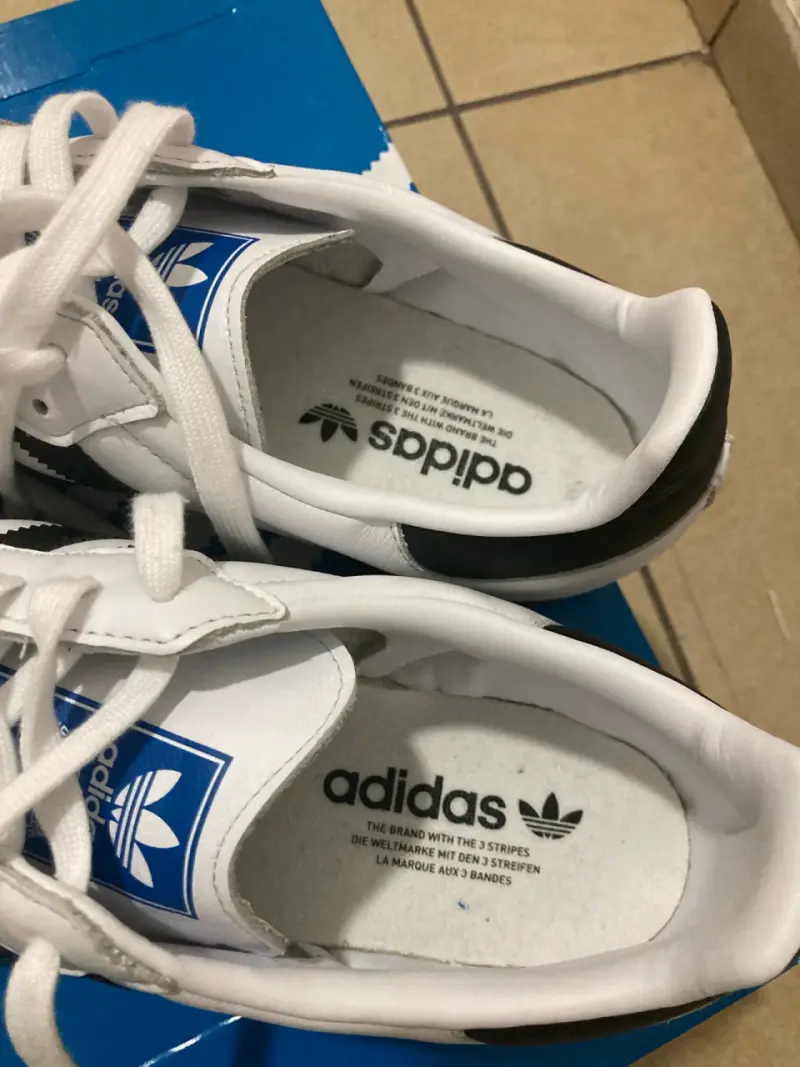 Zapatillas Adidas blancas con negro - 2