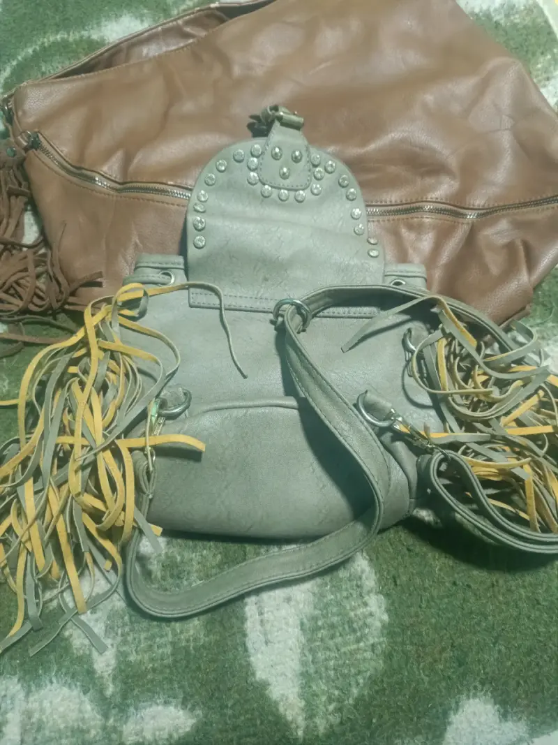 Set de carteras de cuero y tachas - 3