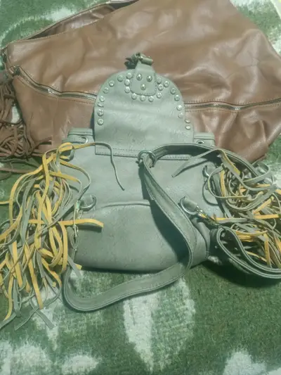 Set de carteras de cuero y tachas - miniatura 3