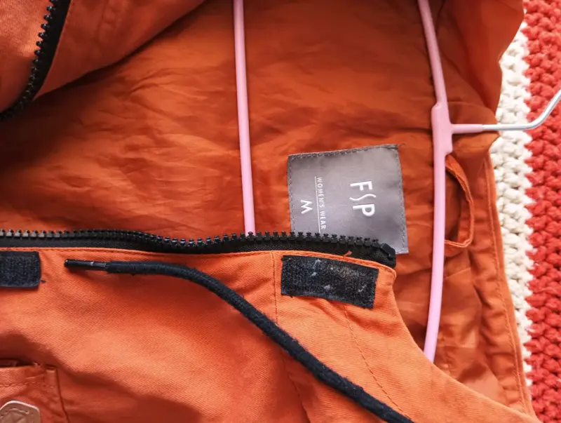 Parka naranja con capucha - 5