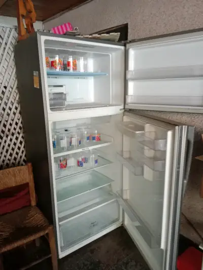 Refrigerador de dos puertas - miniatura 1