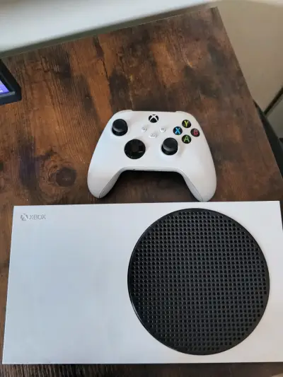 Consola Xbox Series S con control - miniatura 1