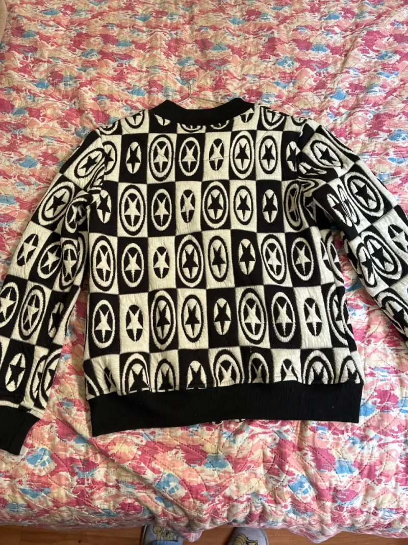 Chaqueta negra con estrellas - 4