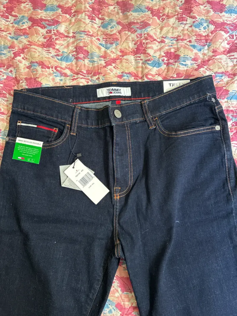 Jeans Tommy azul oscuro nuevos - 2